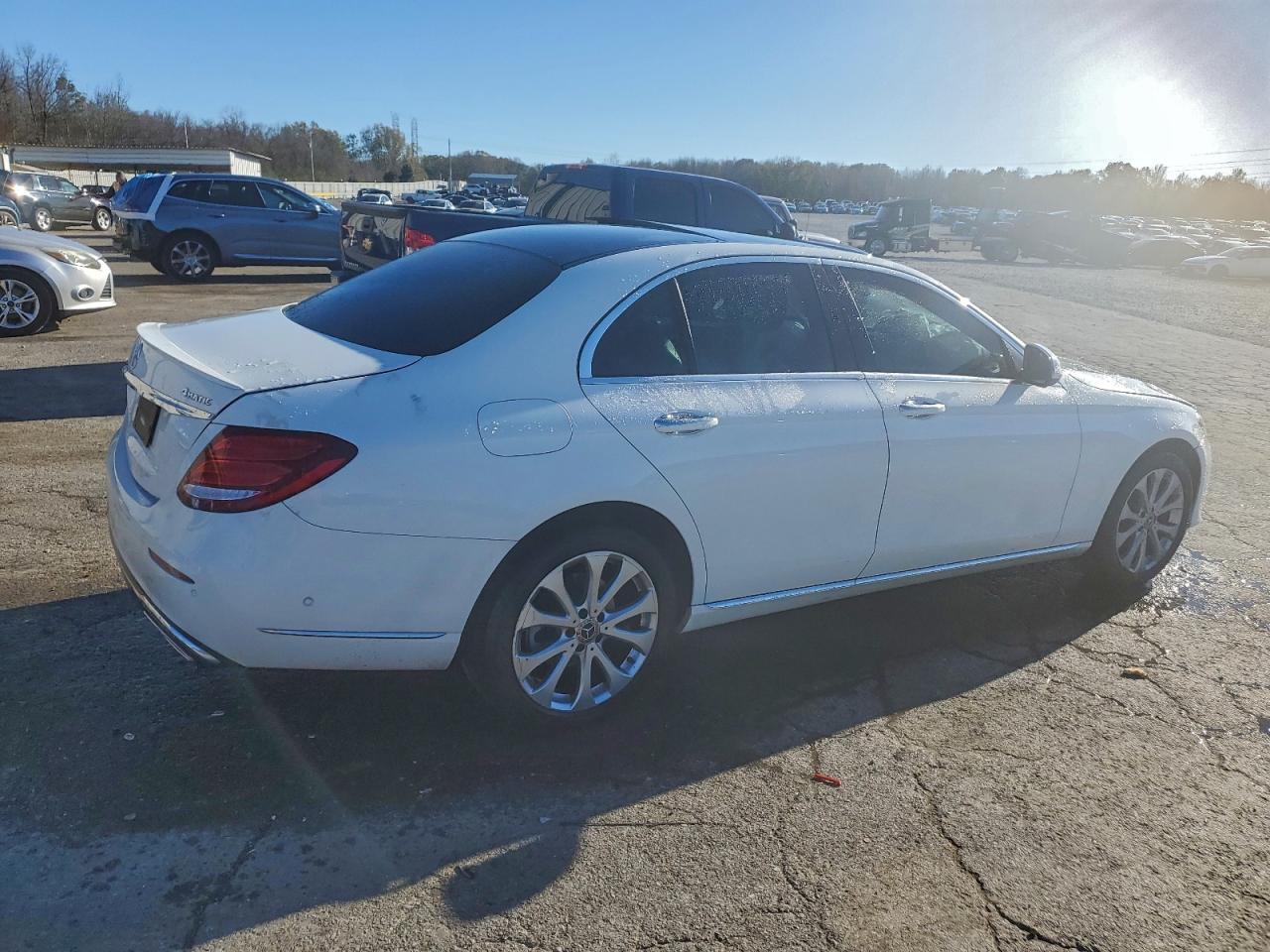 Mercedes-Benz E-Class 300 4matic Image 3