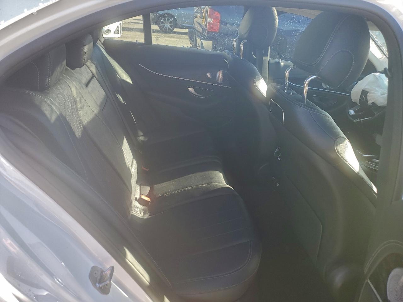 Mercedes-Benz E-Class 300 4matic Image 8