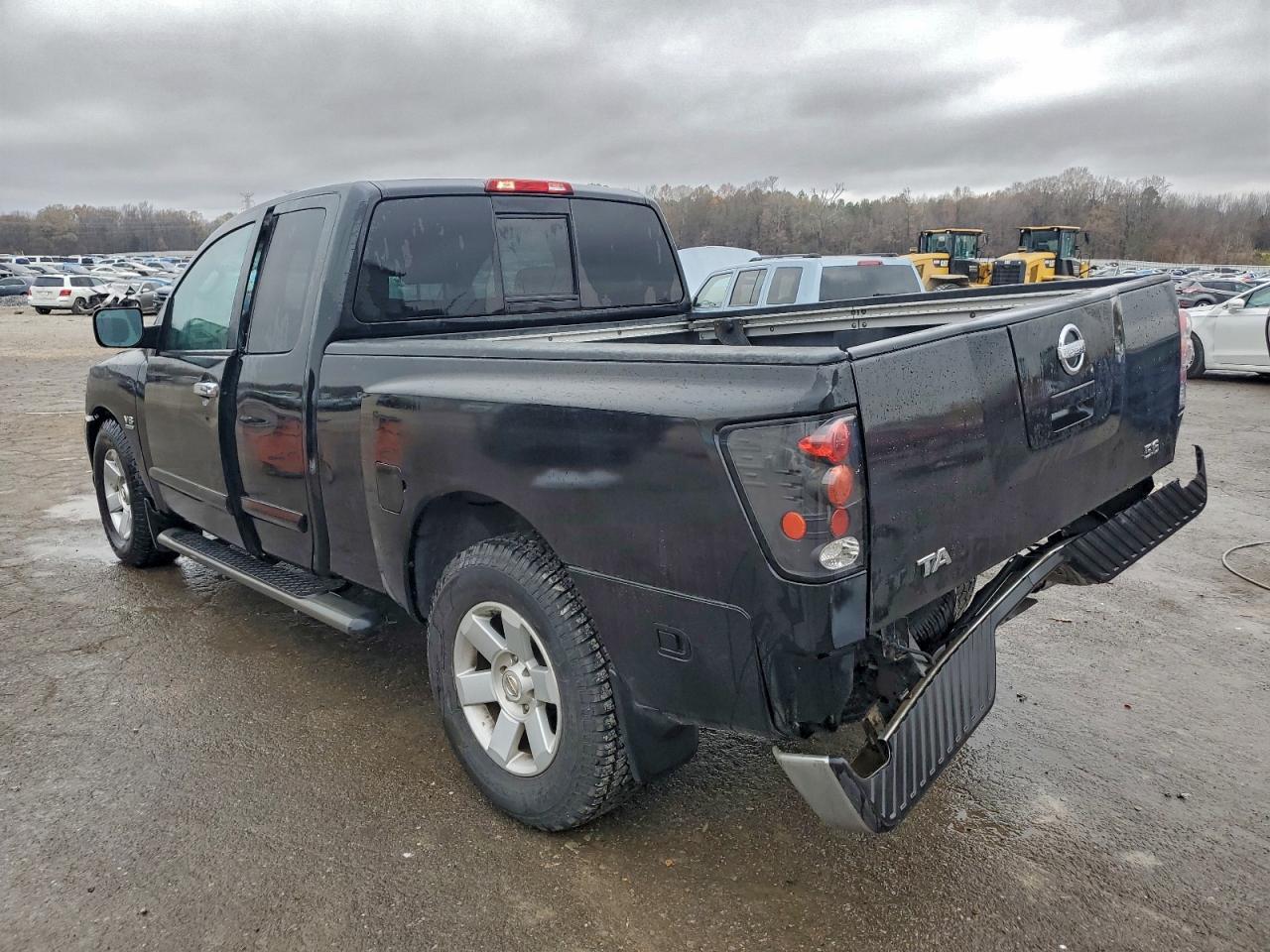 Nissan Titan Xe Image 4