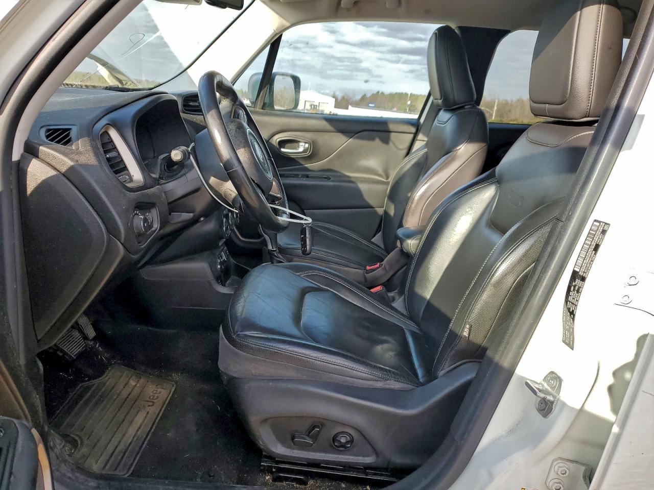 Jeep Renegade Limited Image 6