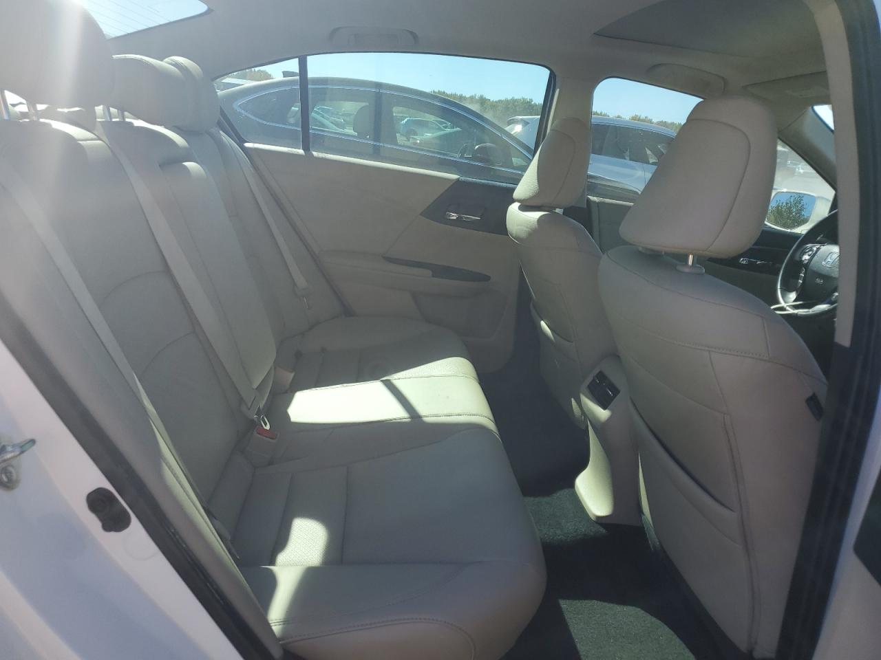 Honda Accord Touring Image 3