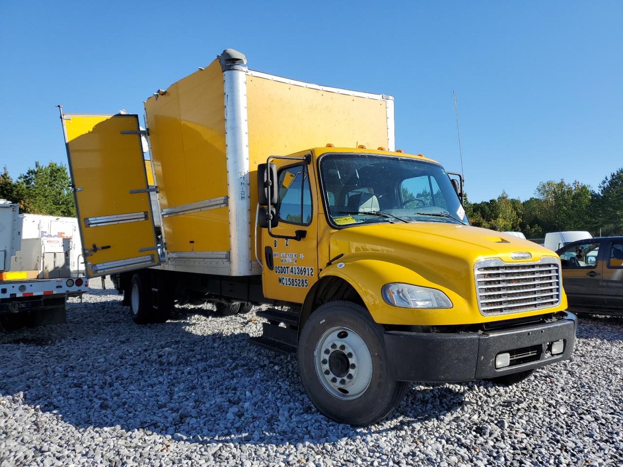 Freightliner M2 106 Medium Duty Image 3
