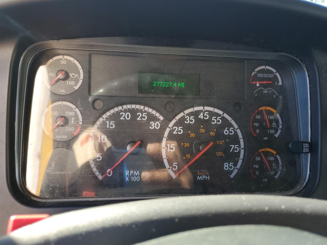 Freightliner M2 106 Medium Duty Image 9