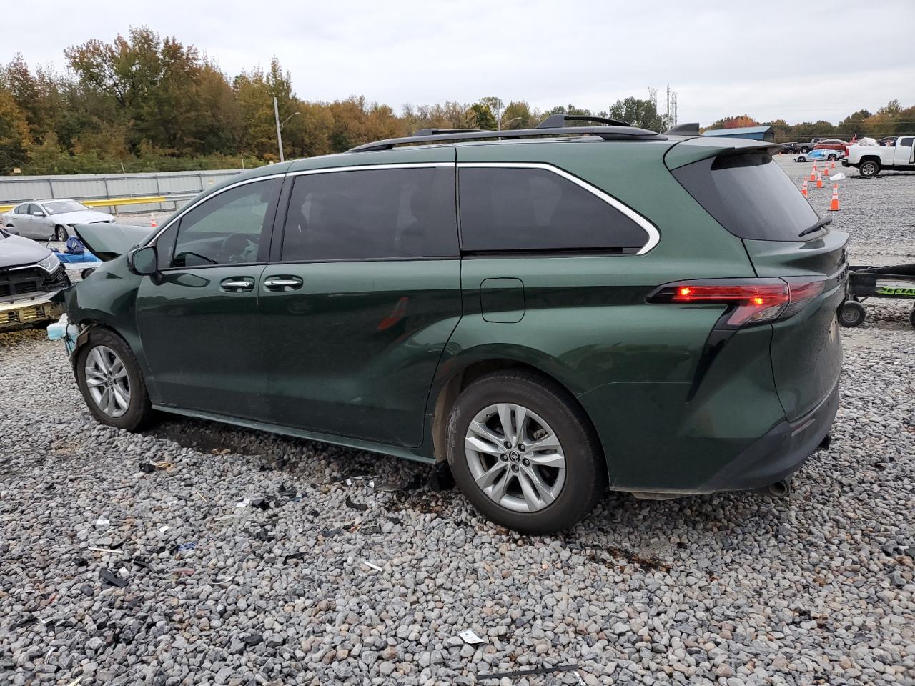 Toyota Sienna Xle Image 3