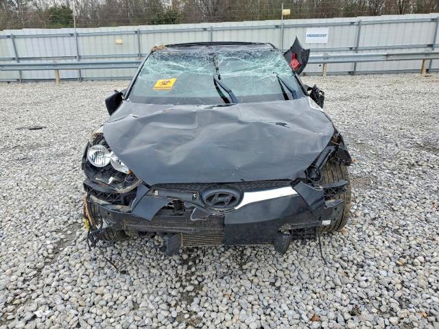 Hyundai VELOSTER Image 2