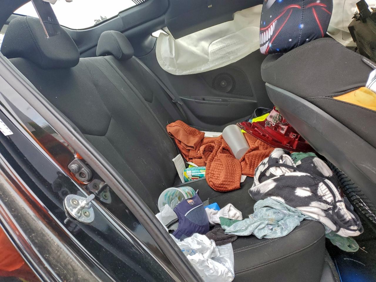 Hyundai VELOSTER Image 12