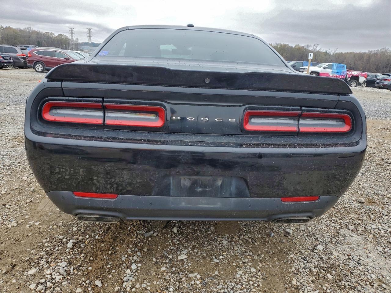 Dodge Challenger R/t Image 6