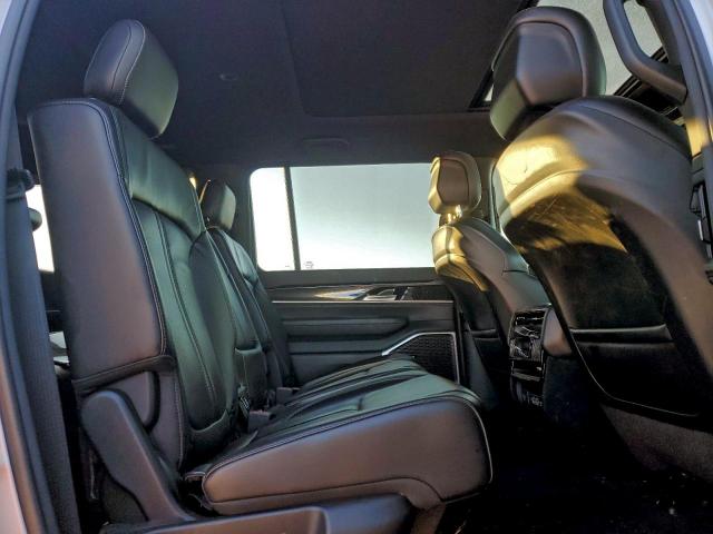 Jeep Wagoneer Series I Image 8