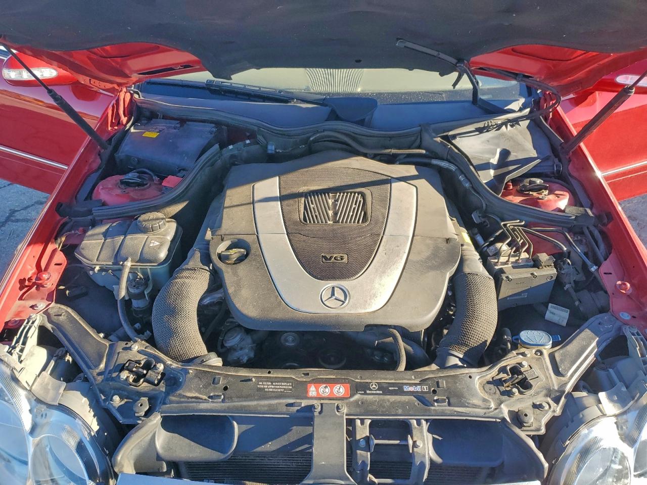 Mercedes-Benz Clk-class 350 Image 12