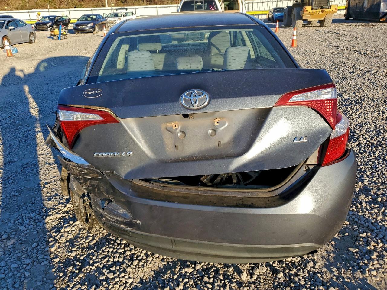 Toyota Corolla L Image 6