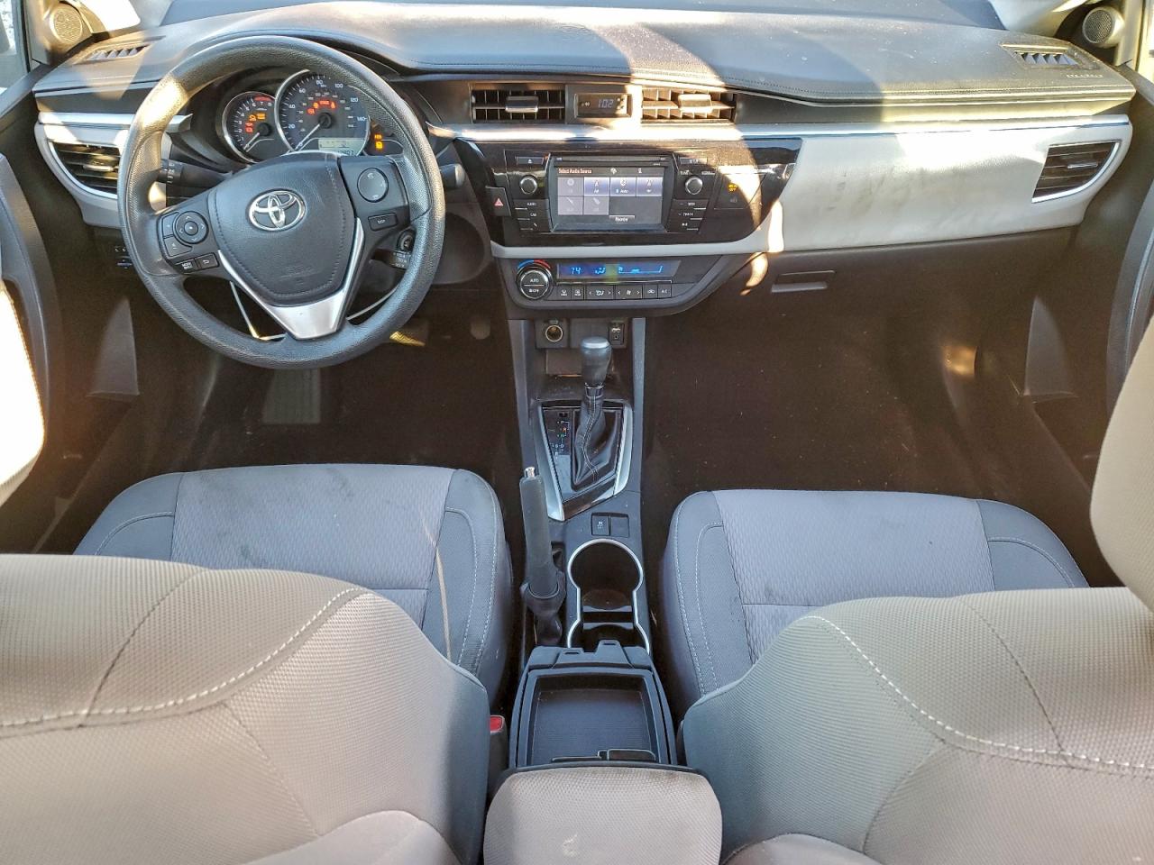 Toyota Corolla L Image 3