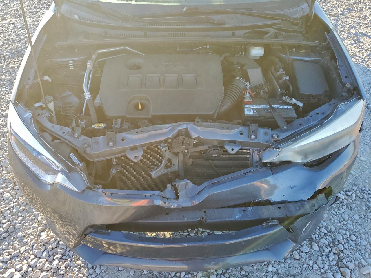 Toyota Corolla L Image 10