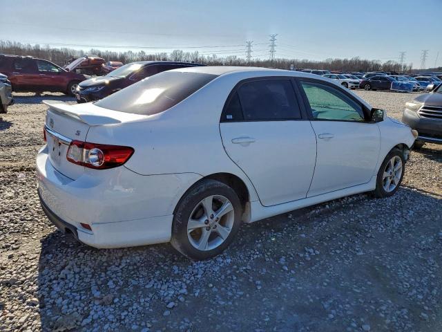 Toyota Corolla Base Image 11