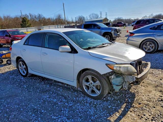 Toyota Corolla Base Image 4