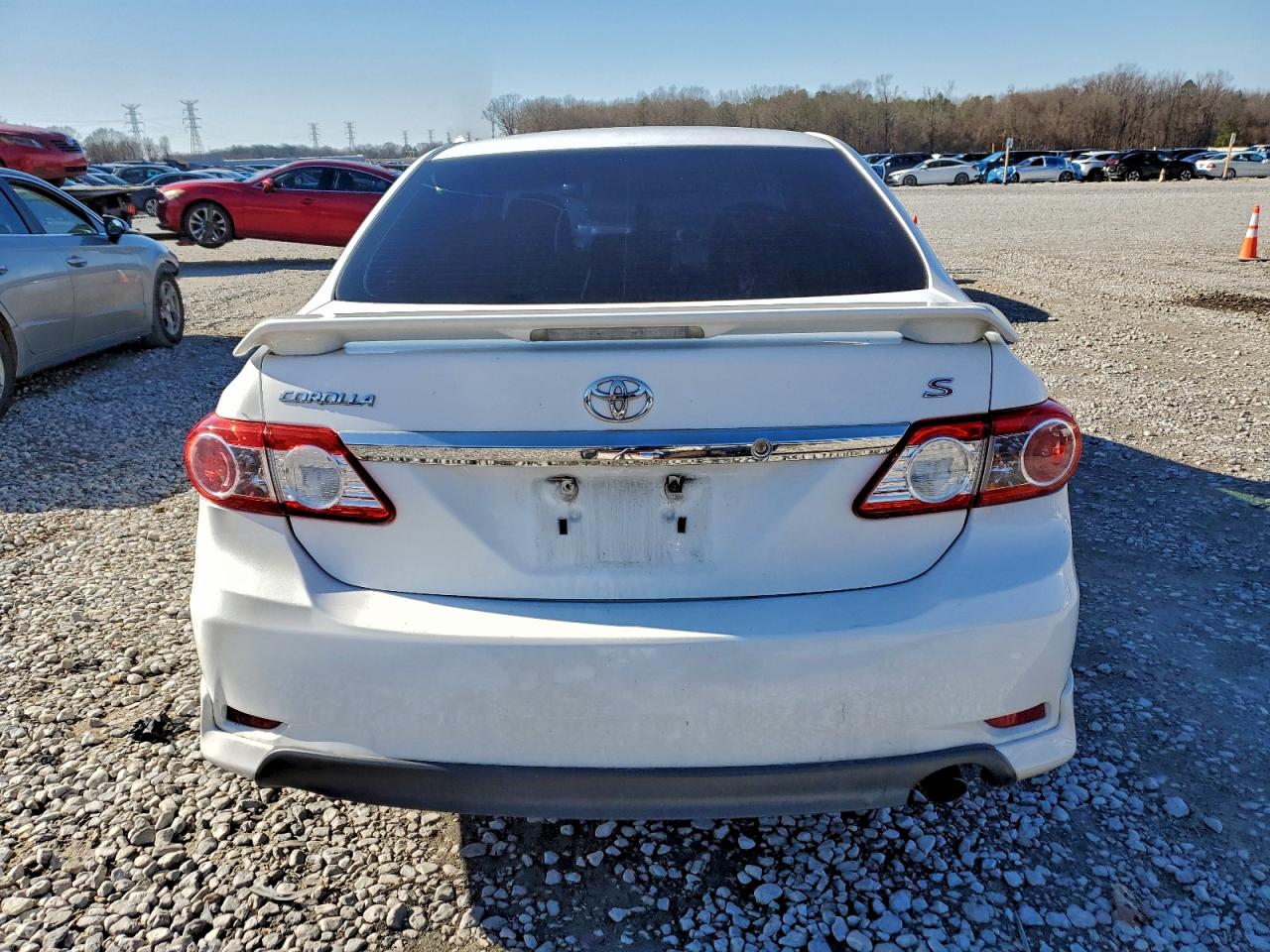 Toyota Corolla Base Image 9