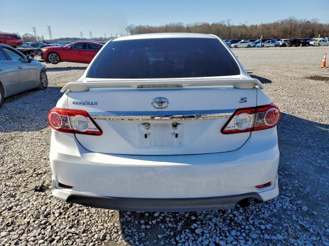 Toyota Corolla Base Image 9