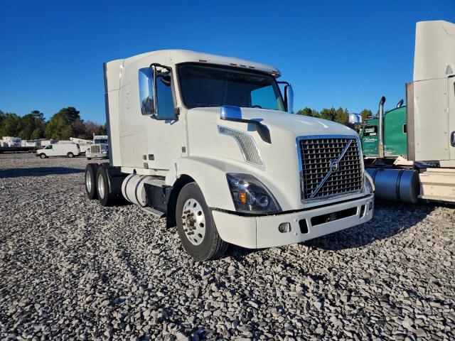  Salvage Volvo Vnl