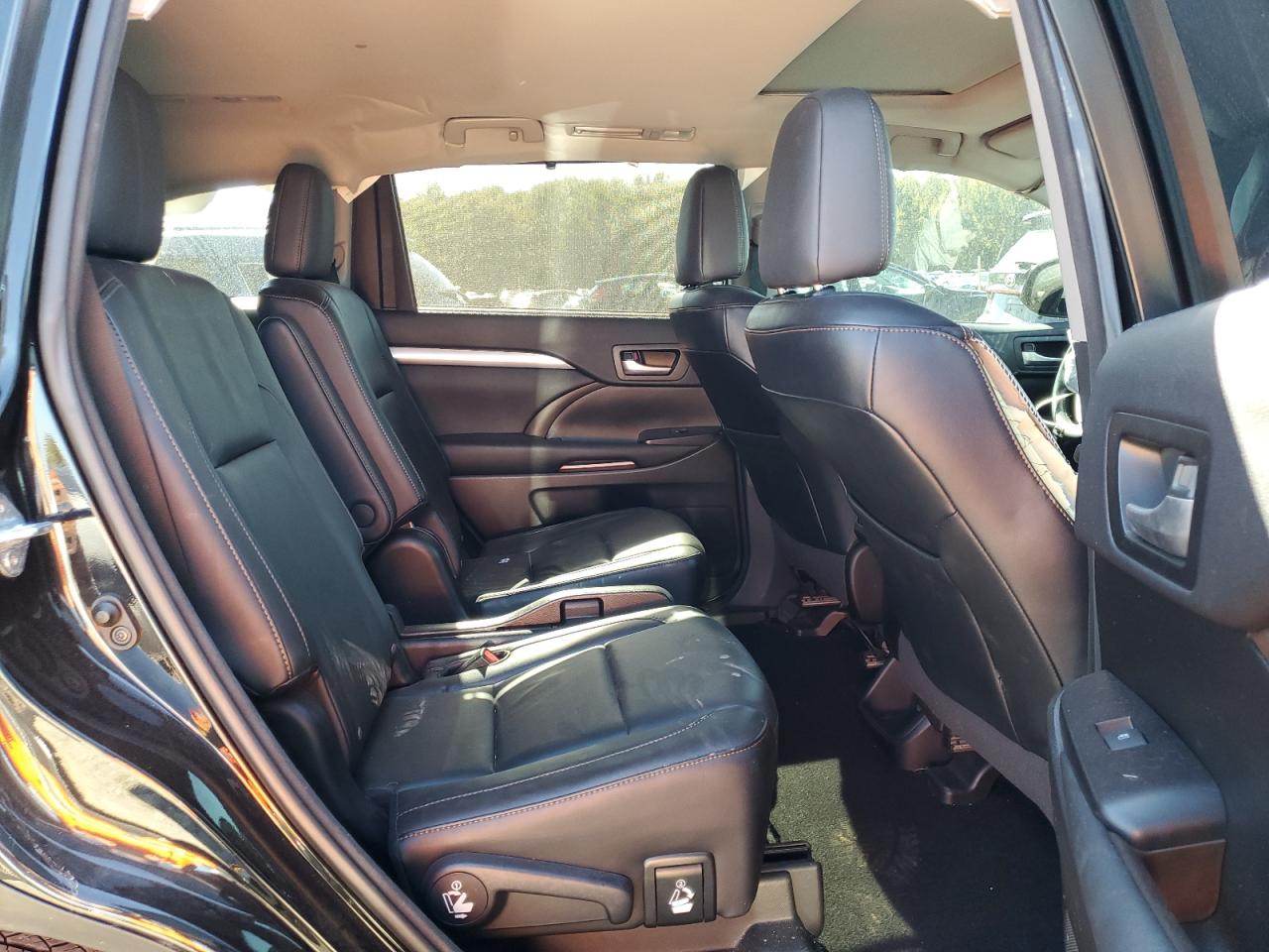 Toyota Highlander Xle Image 8