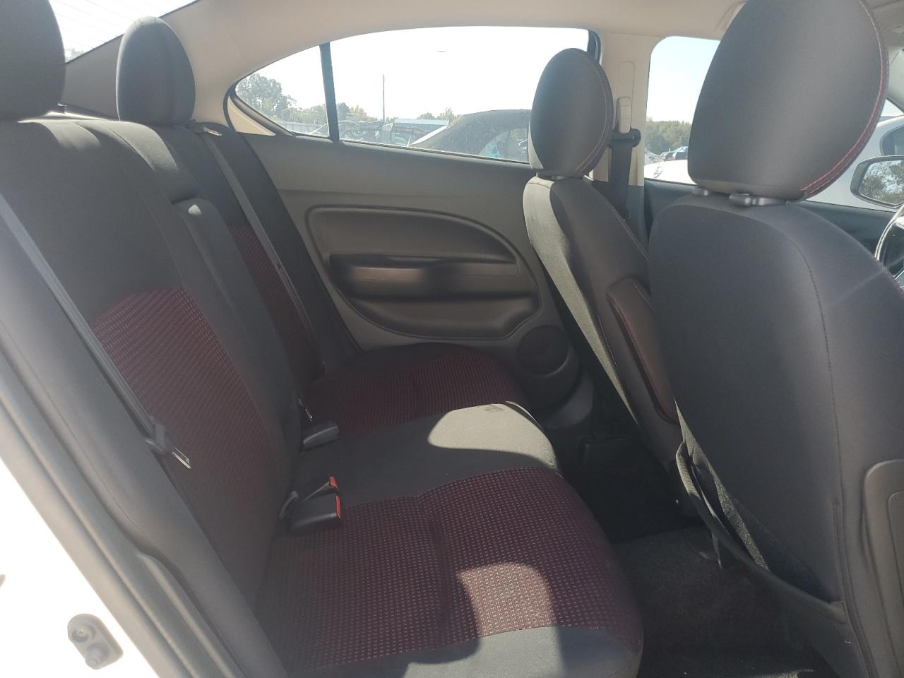 Mitsubishi Mirage G4 Se Image 11