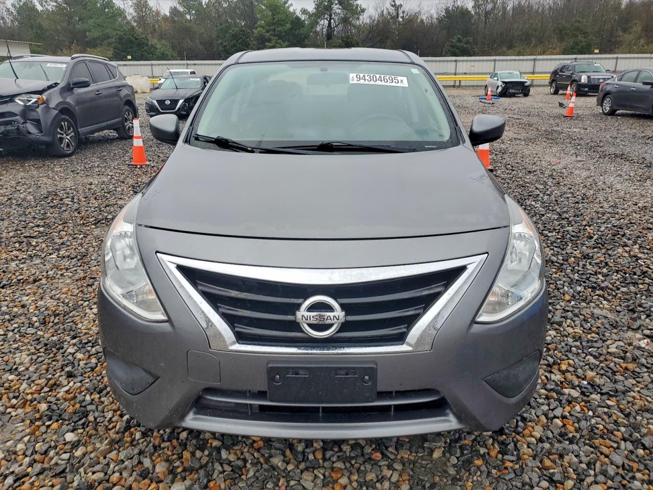 Nissan Versa S Image 2