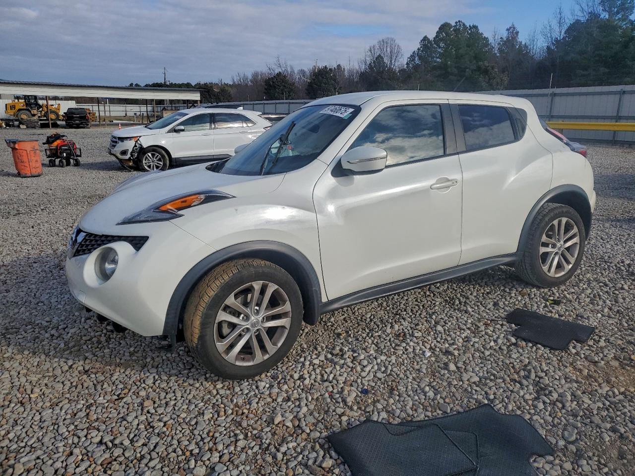 Nissan JUKE S Image 1