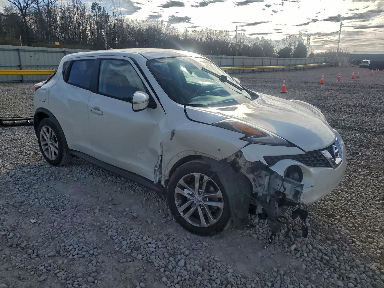 Nissan JUKE S Image 6