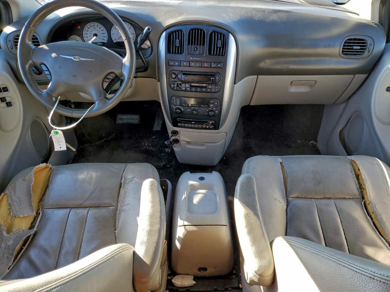 Chrysler Minivan Touring Image 6