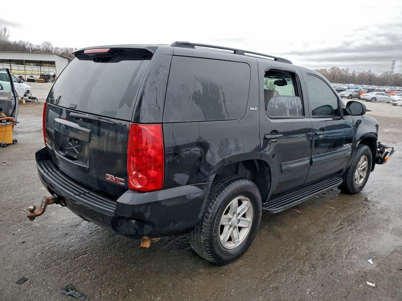 GMC Yukon Image 12
