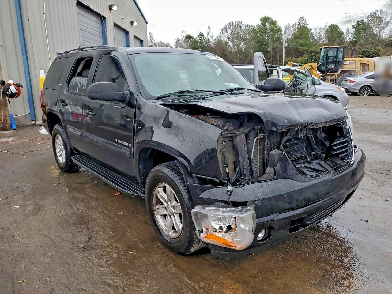 GMC Yukon Image 3