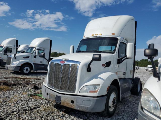 Peterbilt 579 Image 2