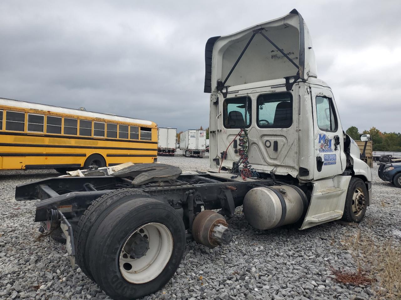 Freightliner Cascadia 1 Image 9
