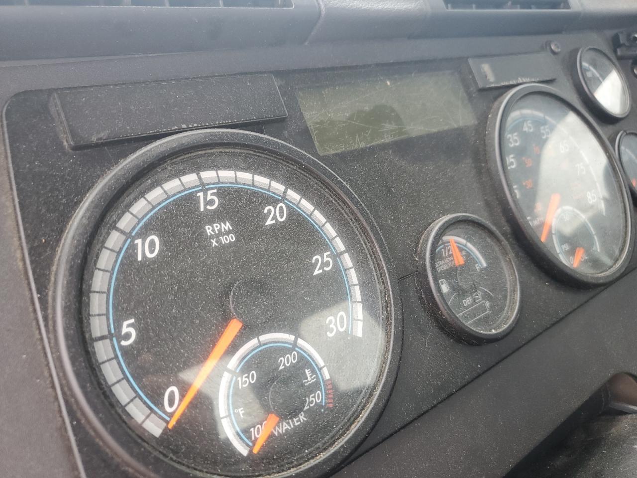 Freightliner Cascadia 1 Image 8