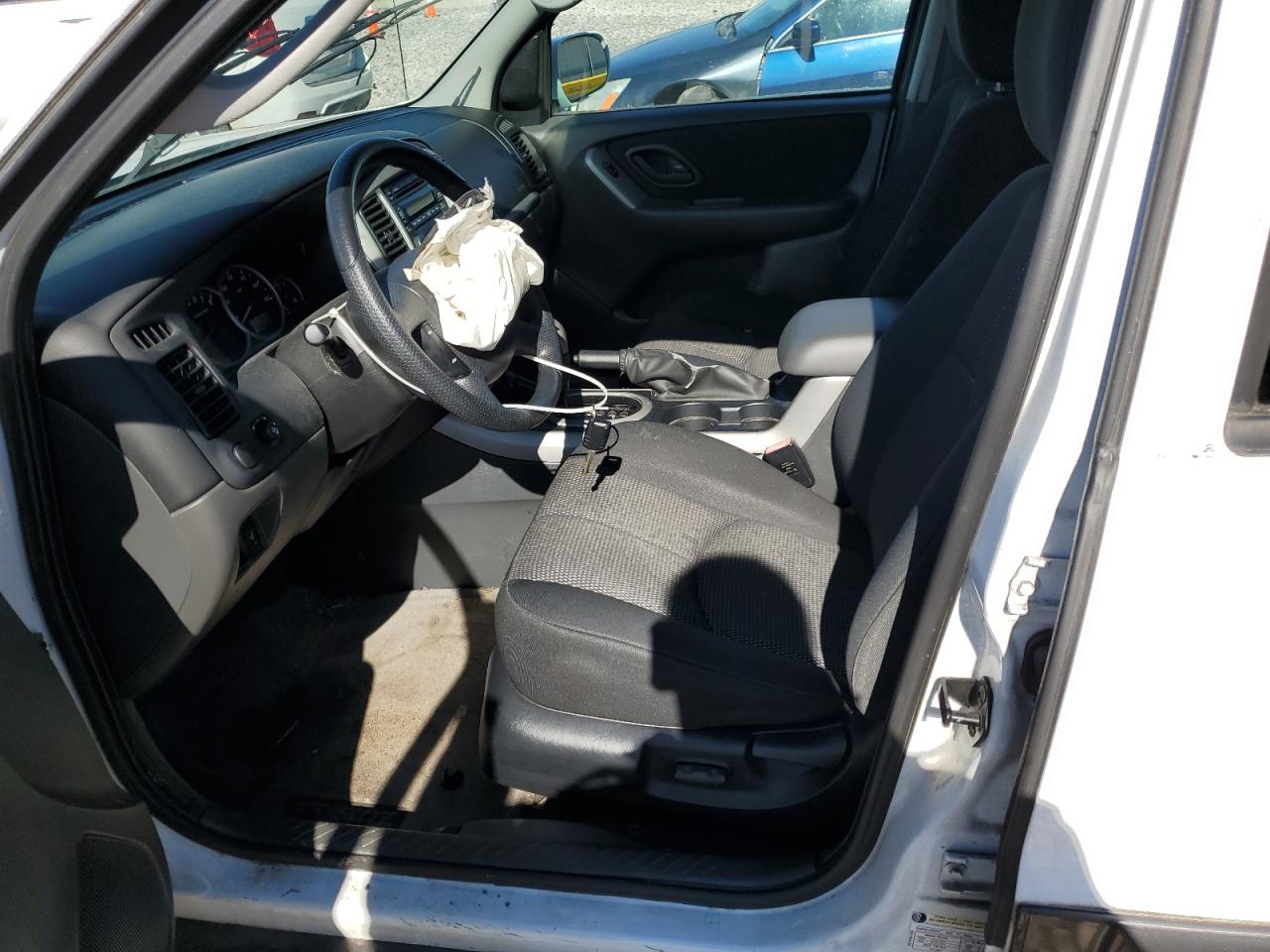 Mazda Tribute S Image 7