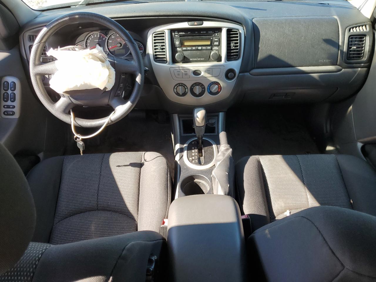 Mazda Tribute S Image 11