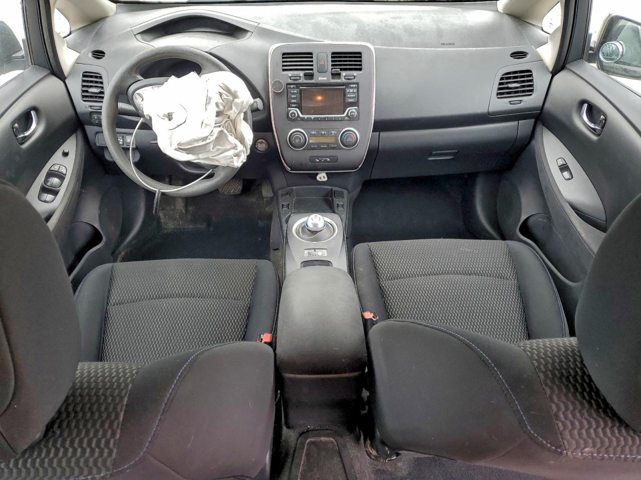 Nissan LEAF S Image 9