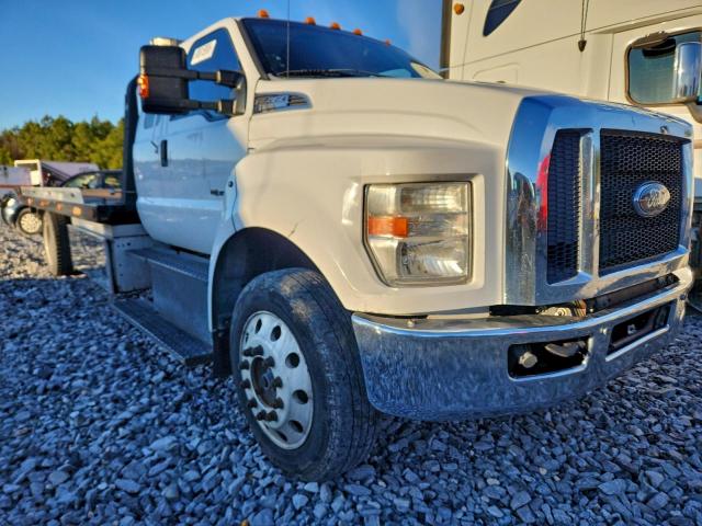 Ford F-650 Super Duty Image 9