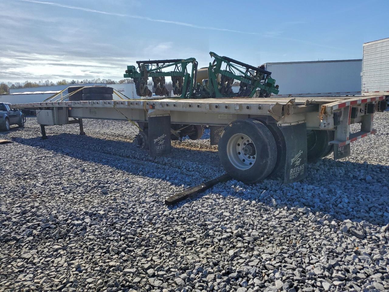 Rave Trailer Image 9