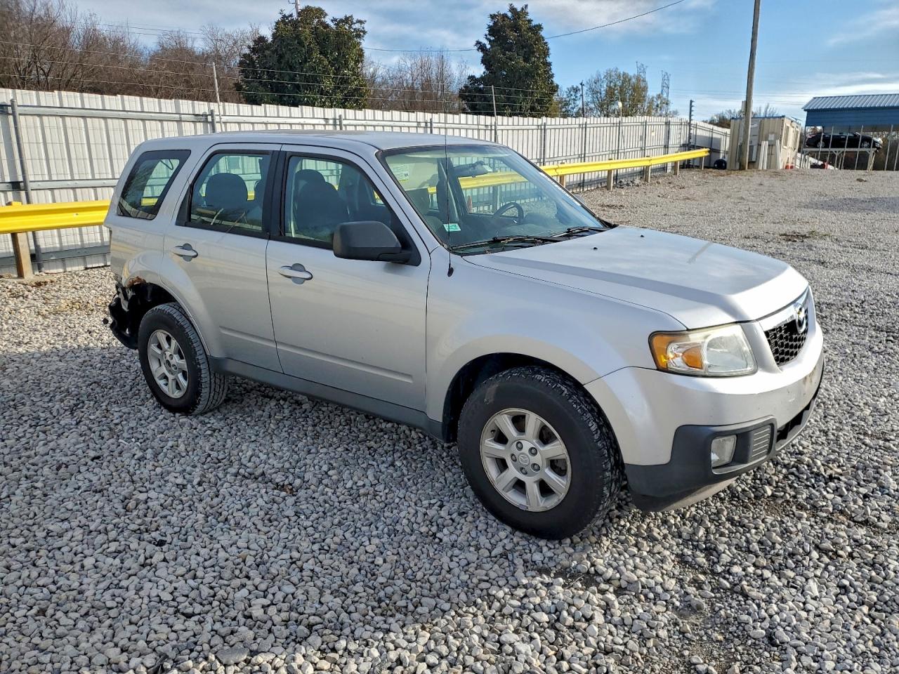 Mazda Tribute I Image 9