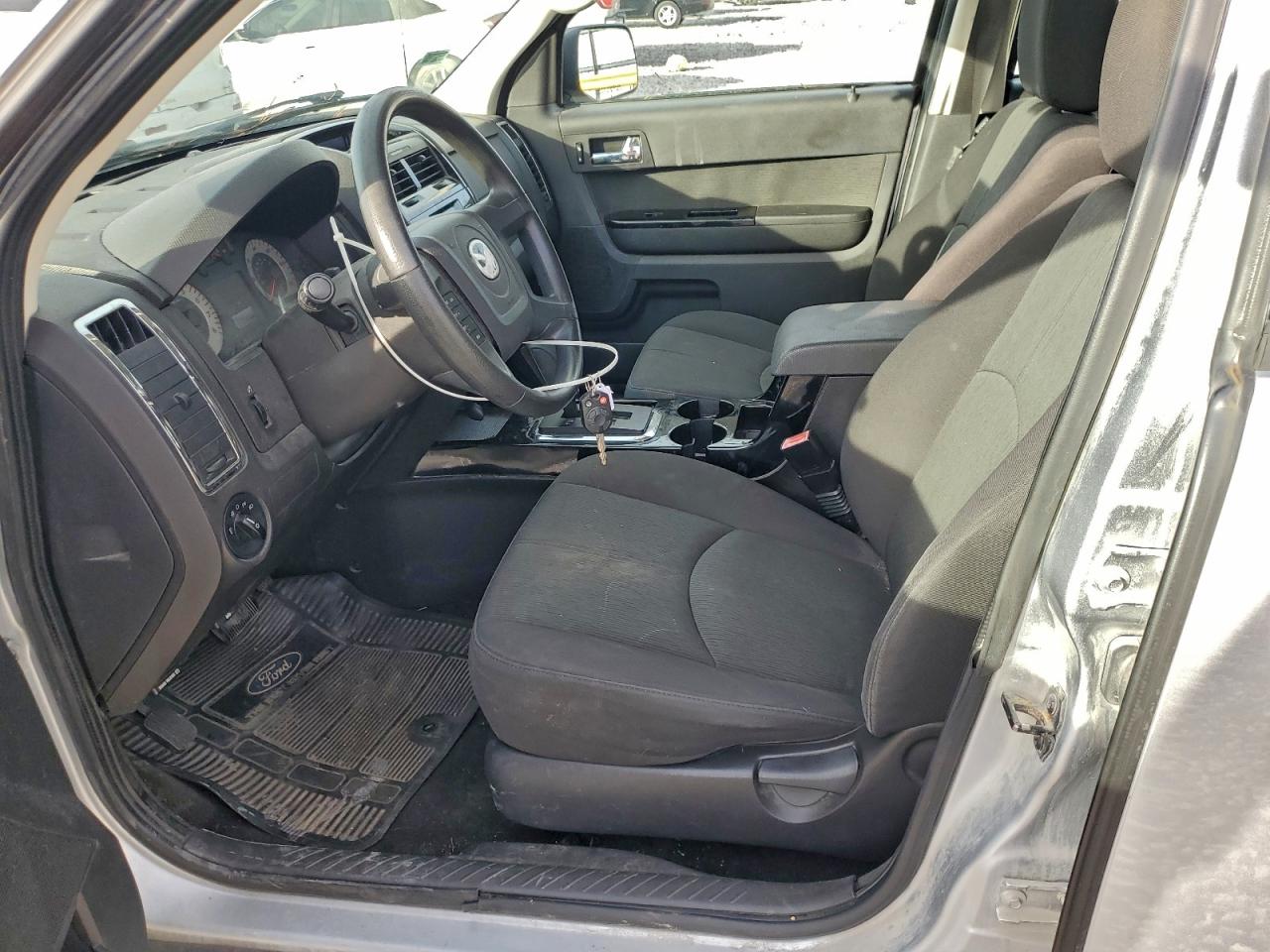 Mazda Tribute I Image 13