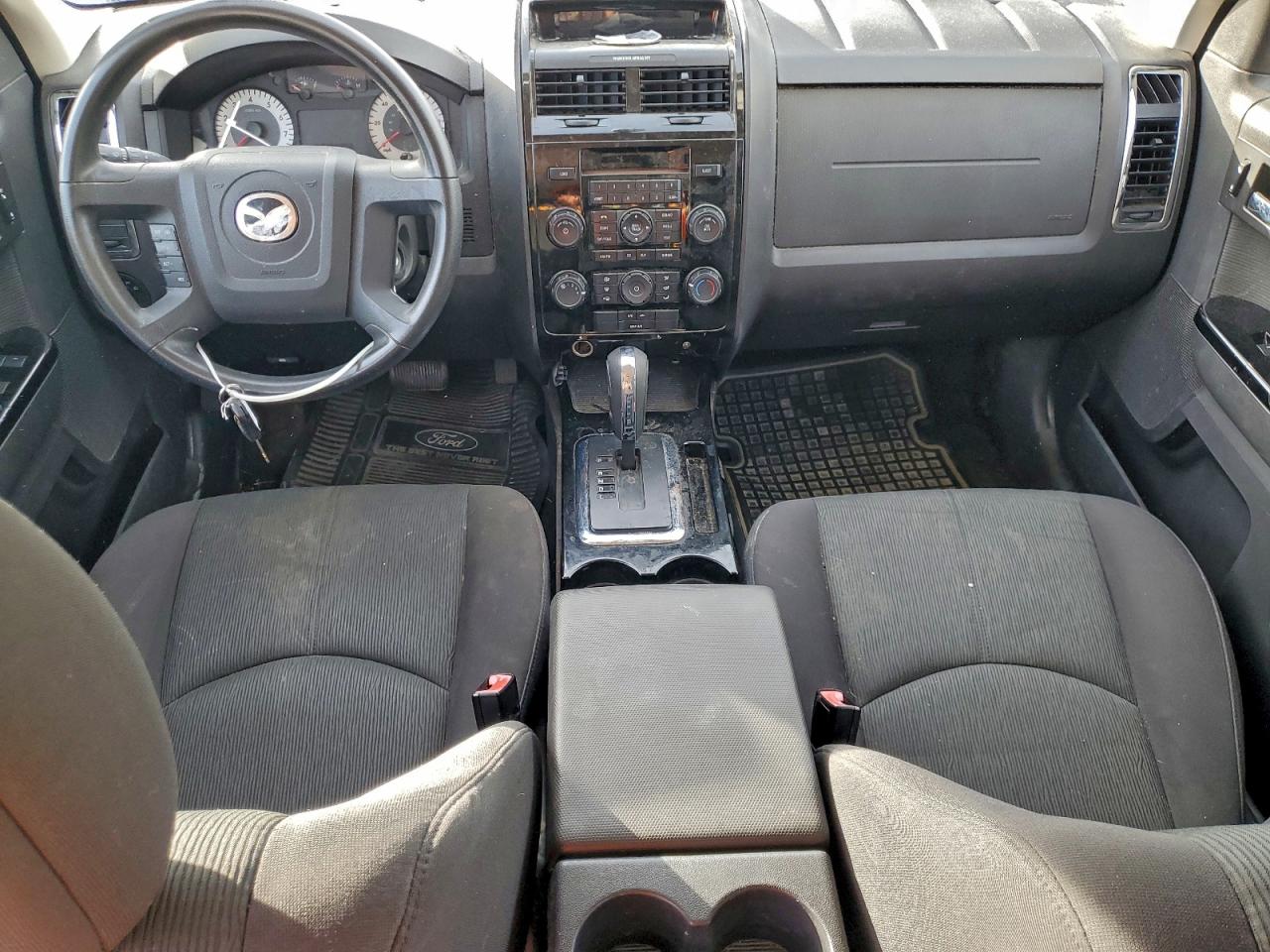 Mazda Tribute I Image 8