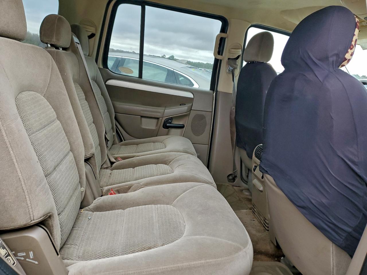 Ford Explorer Xlt Image 10