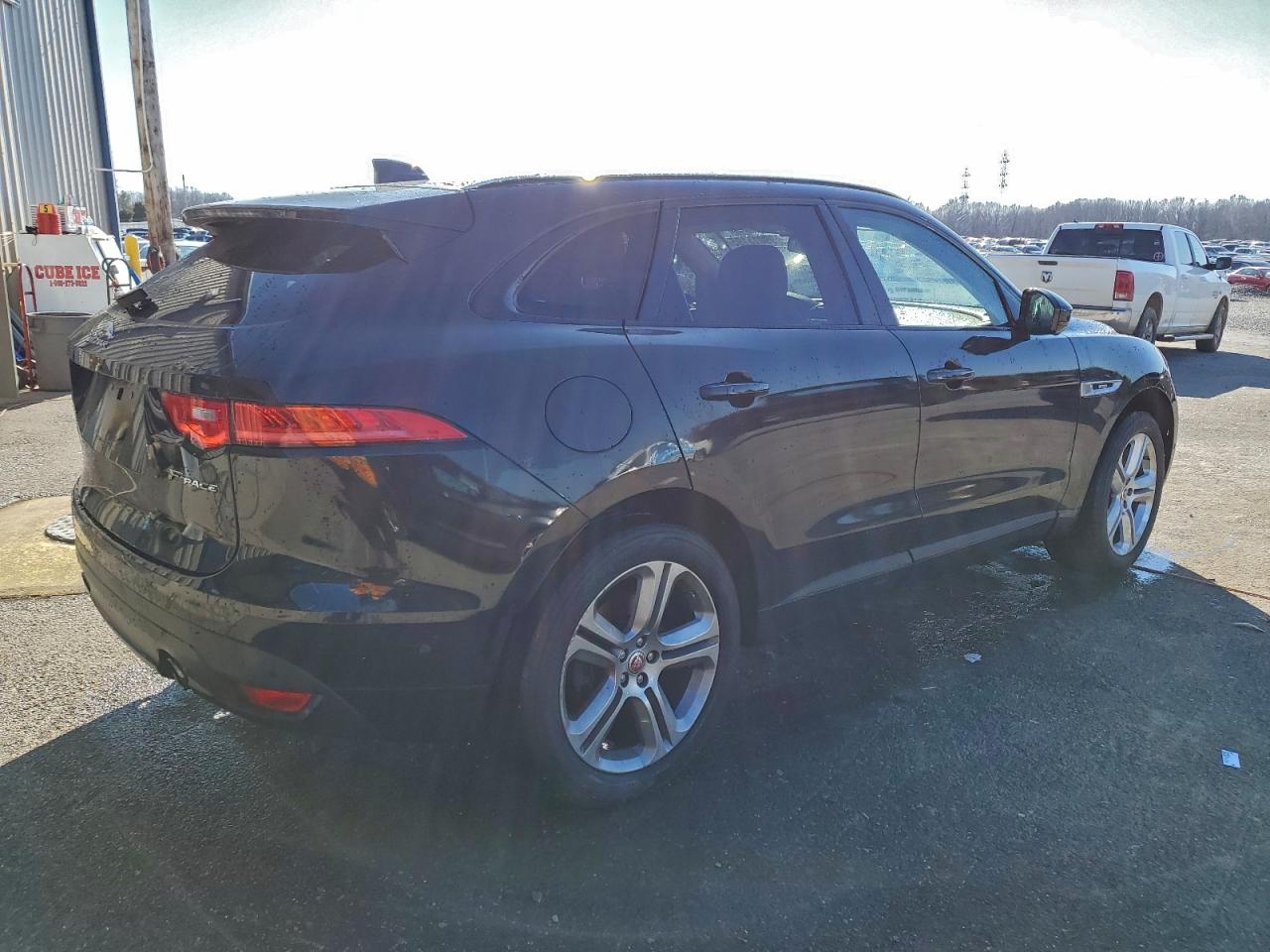 Jaguar F-PACE R - Sport Image 12