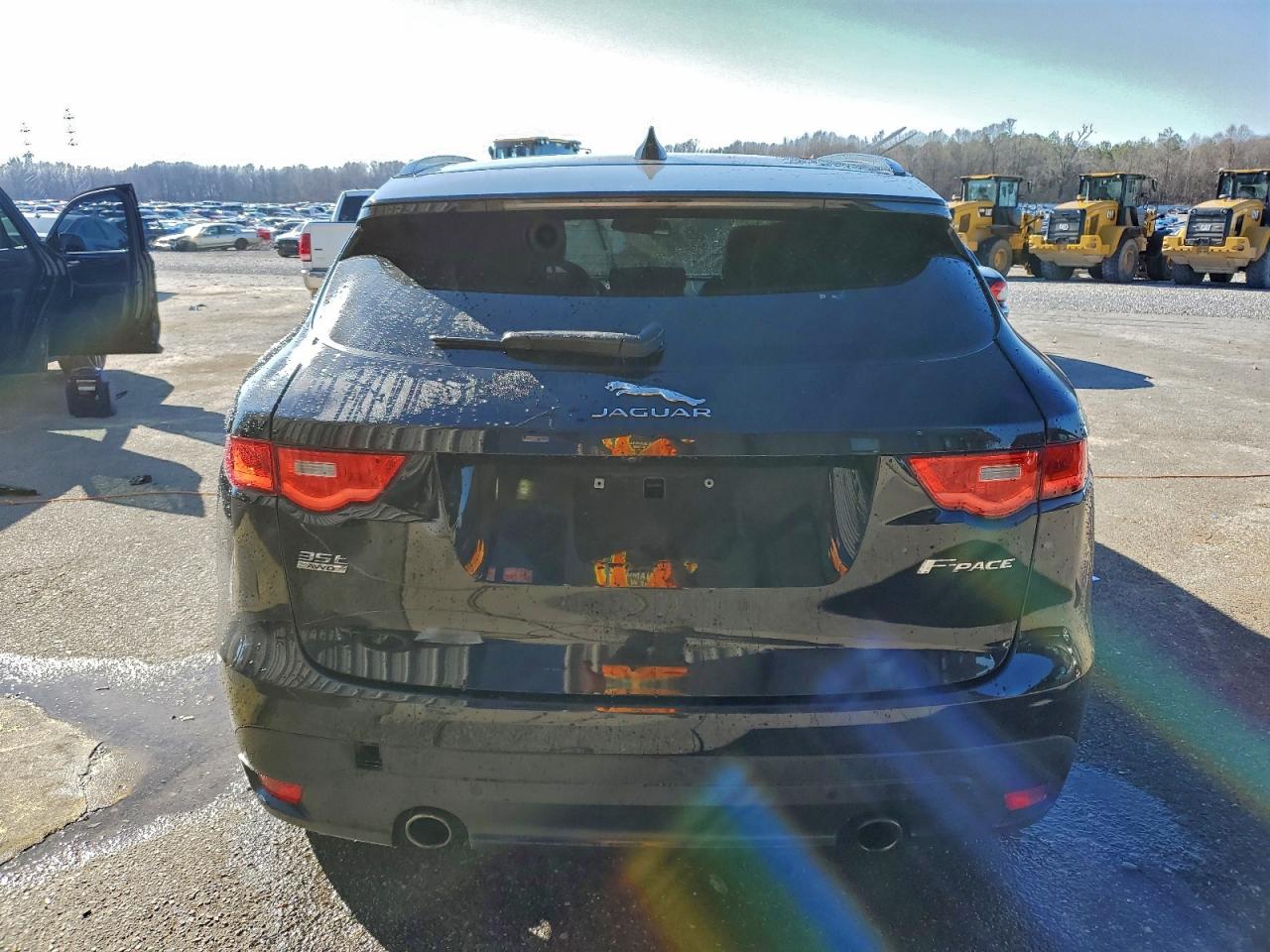 Jaguar F-PACE R - Sport Image 5