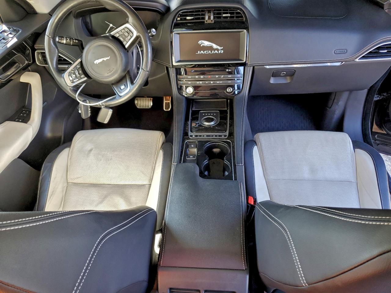 Jaguar F-PACE R - Sport Image 9