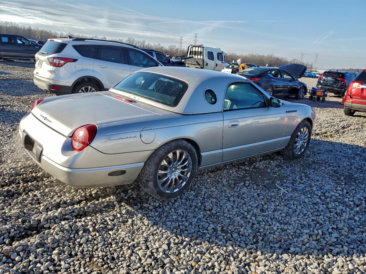 Ford Thunderbird Image 3