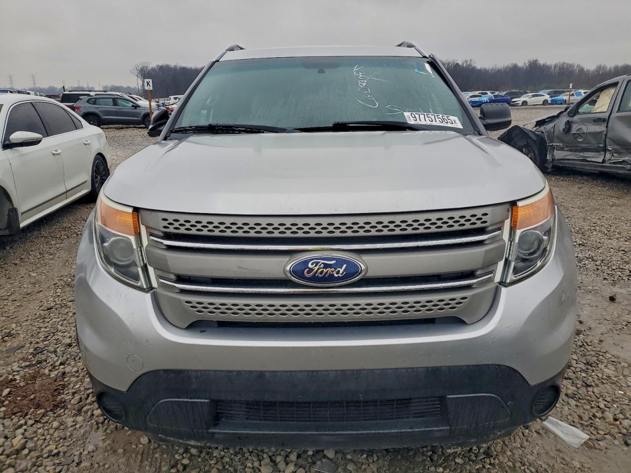 Ford Explorer Image 5