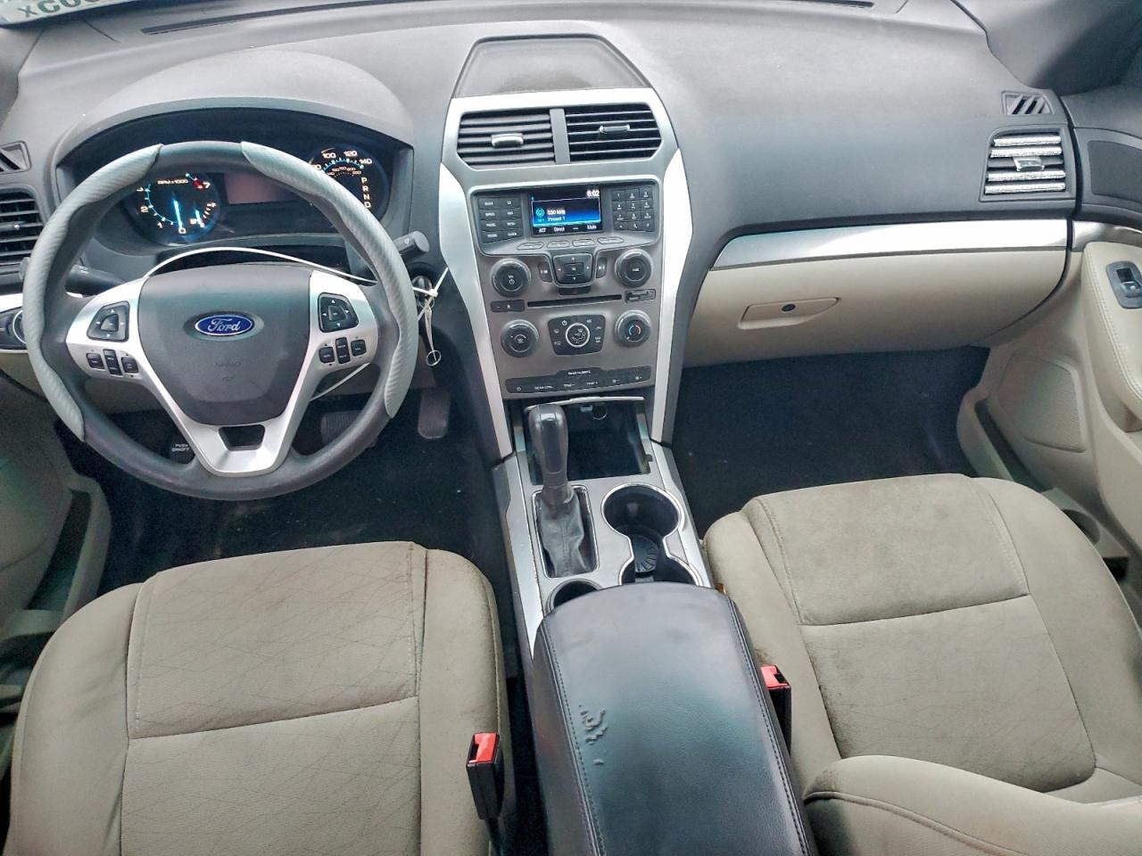 Ford Explorer Image 7
