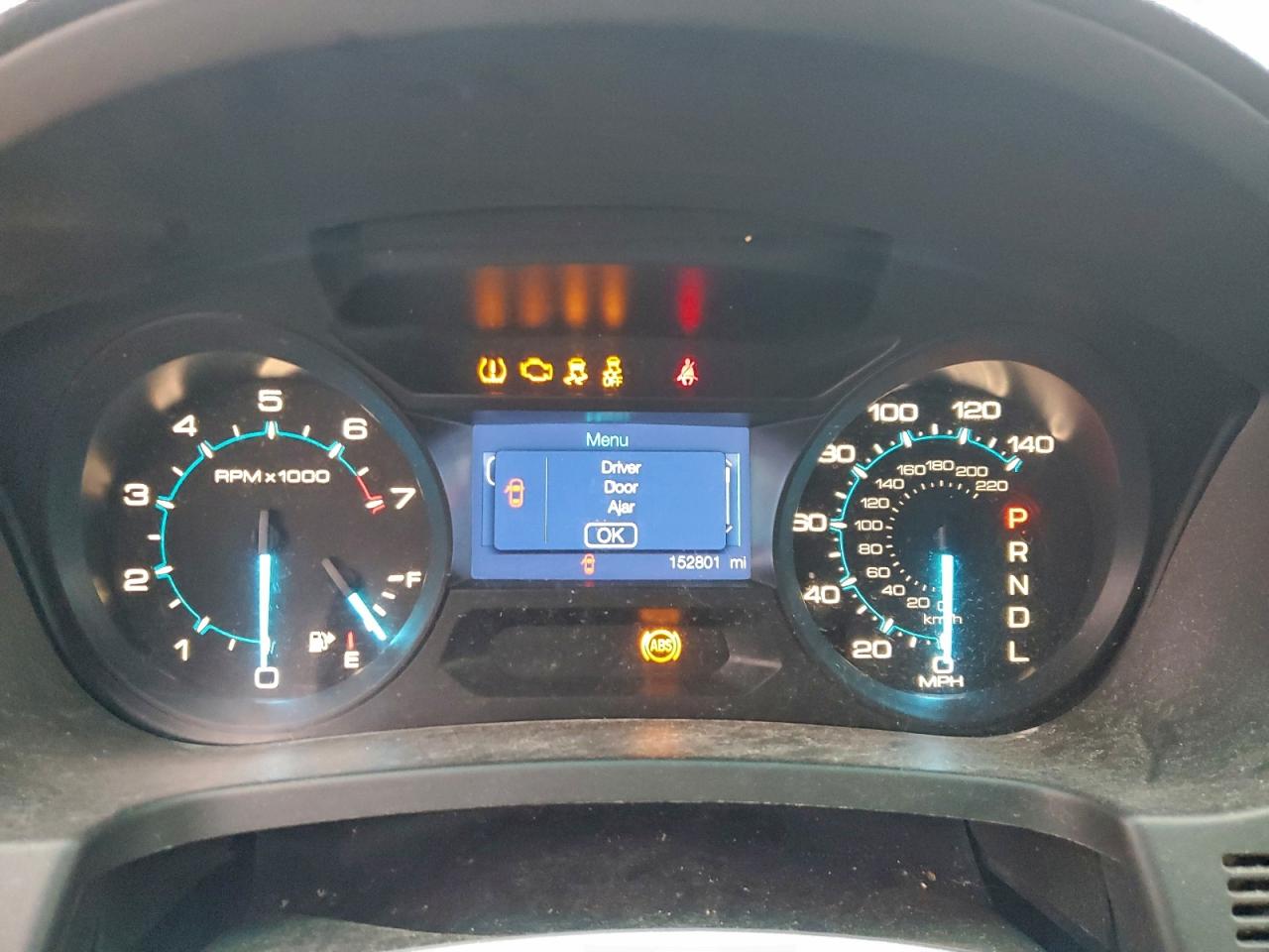 Ford Explorer Image 12