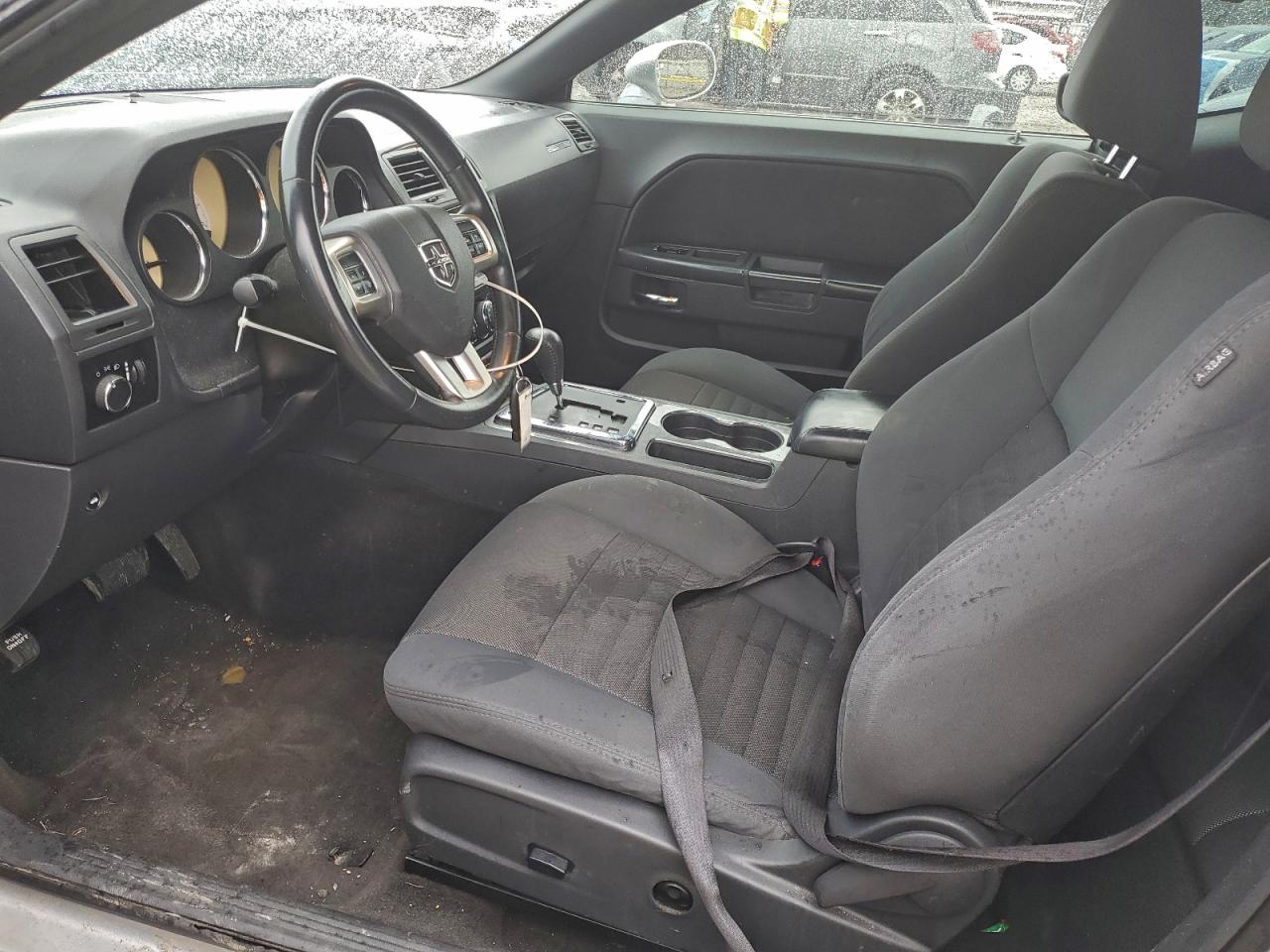 Dodge Challenger Sxt Image 8