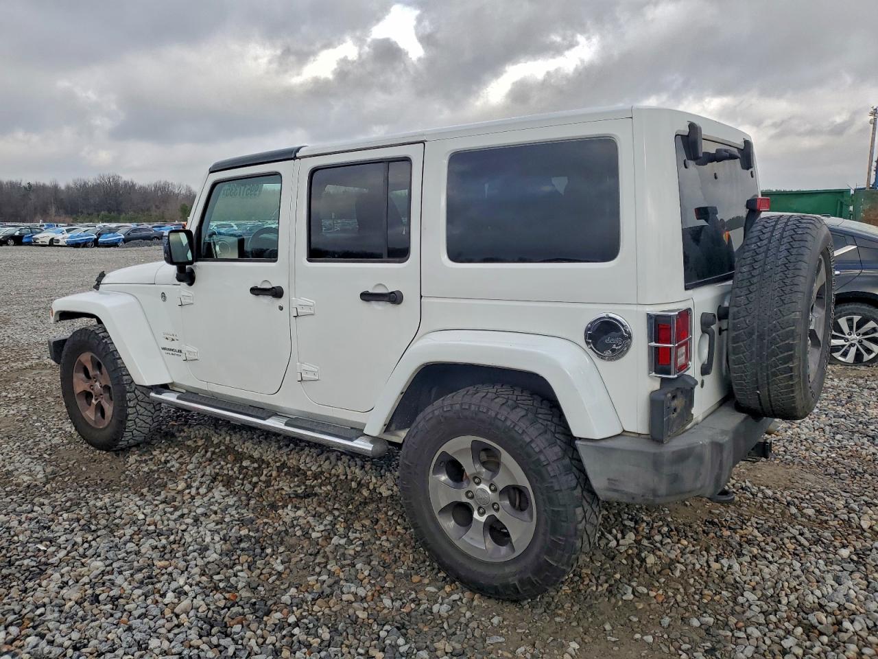 Jeep Wrangler Sahara Image 3